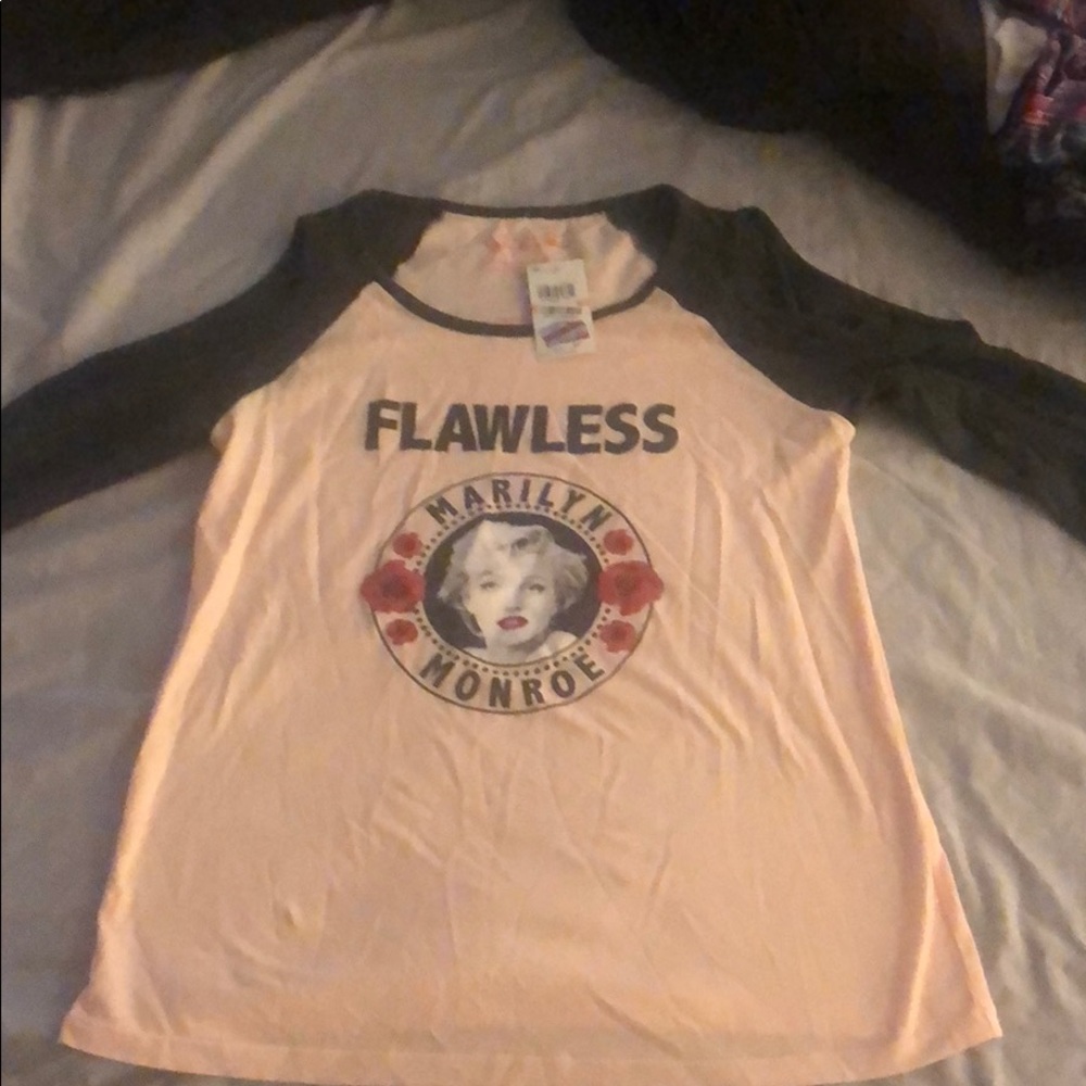 Small cold shoulder Marilyn Monroe top